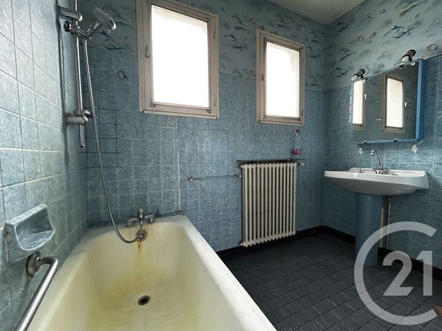 maison à vendre - 6 pièces - 134.16 m2 - ST JUNIEN - 87 - LIMOUSIN - Century 21 Atrium Immobilier