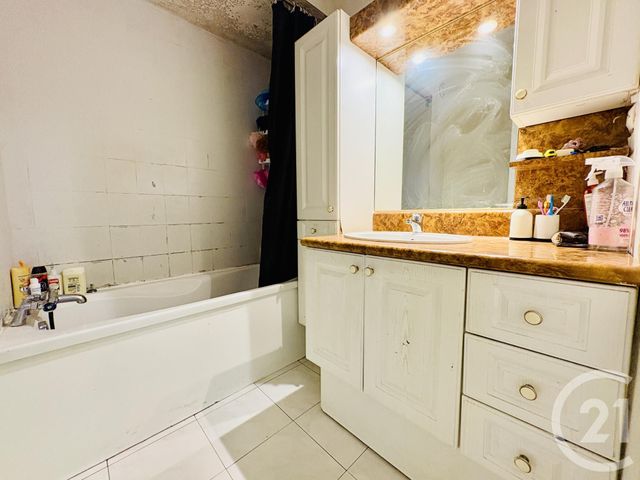 Appartement T4 à vendre - 4 pièces - 80.8 m2 - LIMOGES - 87 - LIMOUSIN - Century 21 Atrium Immobilier